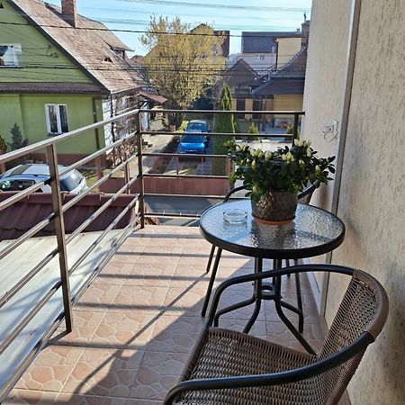 Ferienwohnung Garsoniera Strada Bucegi Hermannstadt Exterior foto